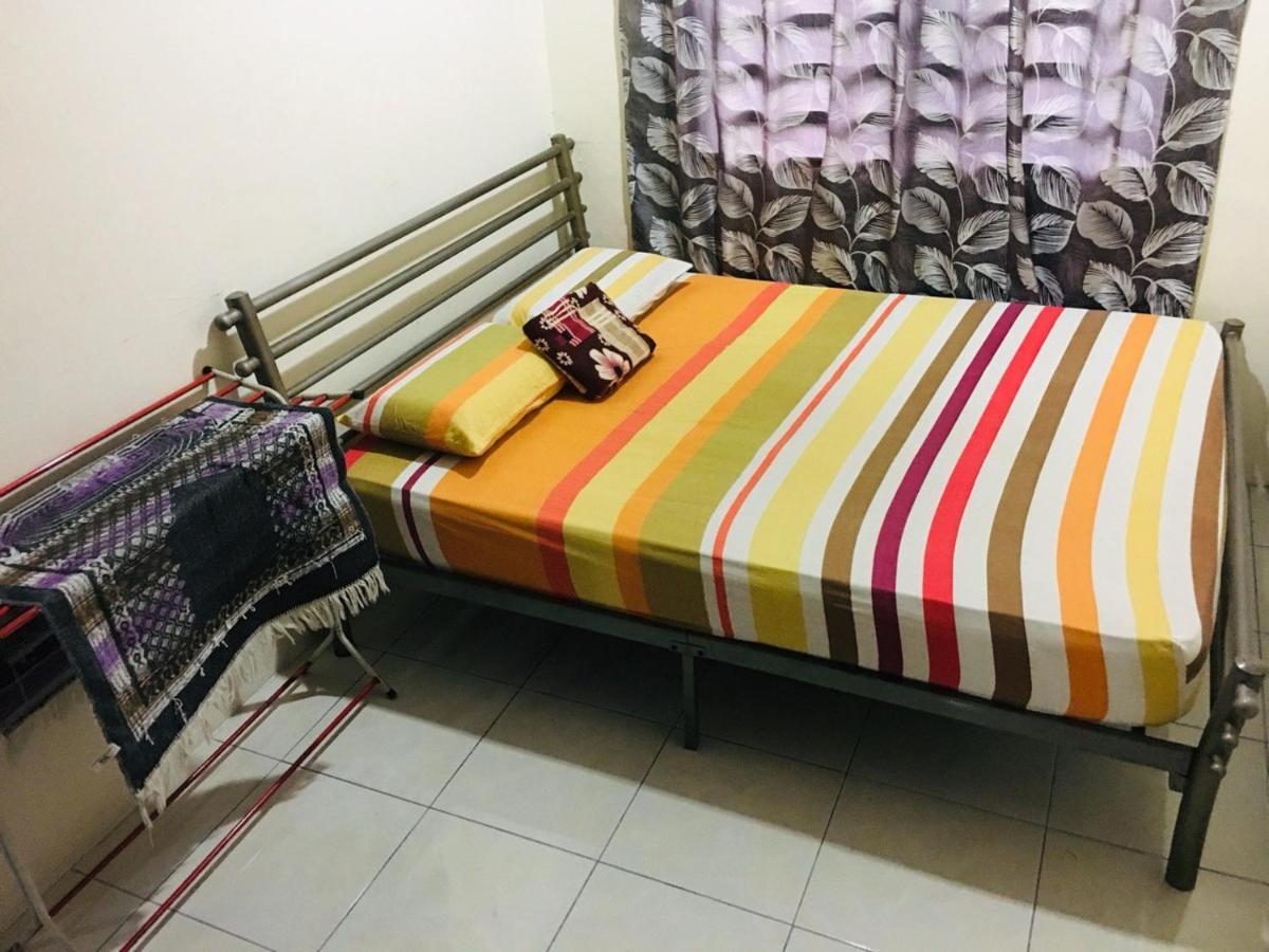 Az Zahra Homestay Klia Sepang Luaran gambar